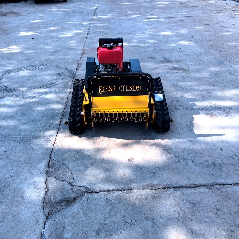 果园履带式农用除草碎草四驱割草机多功能控锄草电动遥控割草机