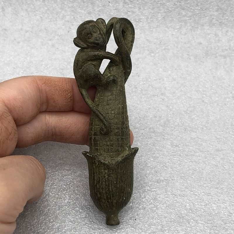 古玩杂项收藏玉米猴生肖猴小摆件挂件手把件复古铜器古代怀旧仿古