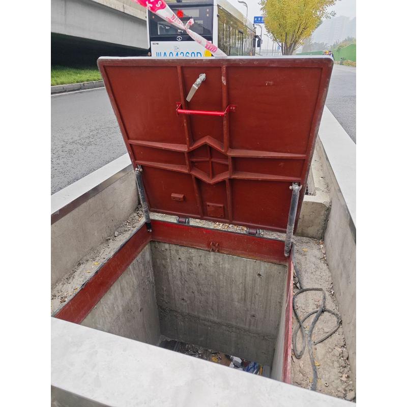 管廊液压井盖助力手机检查智能控制安全管廊球墨700*700液压井盖