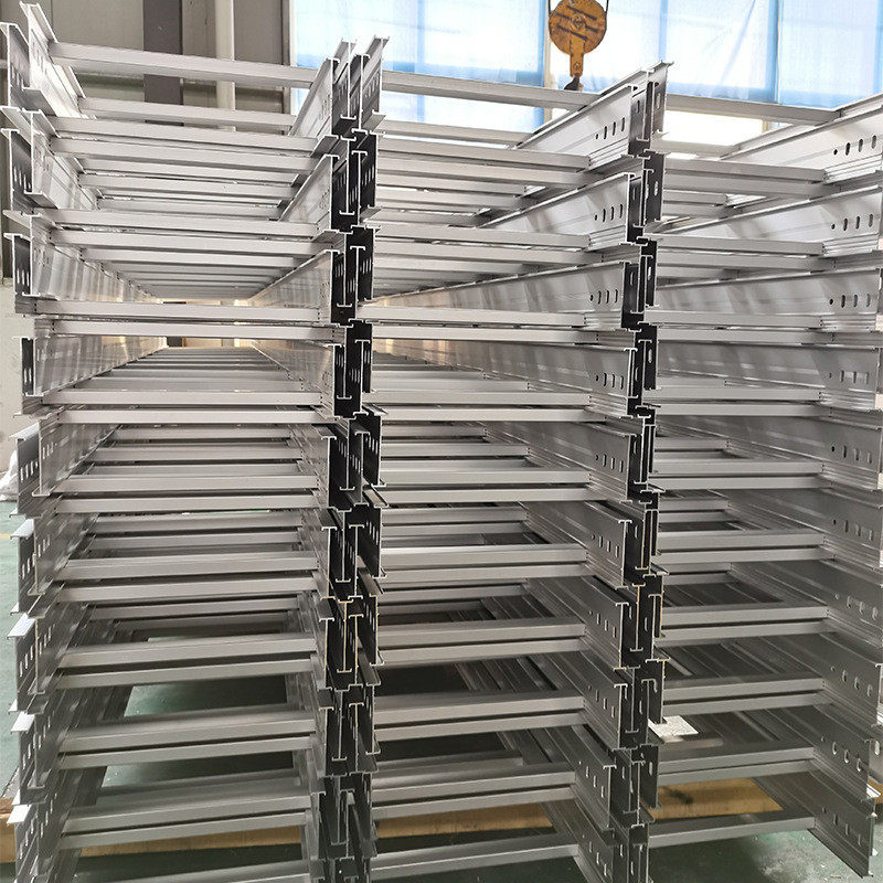 热销不锈钢梯式桥架大跨距防火阻燃喷塑桥架托盘式镀锌电缆金属桥