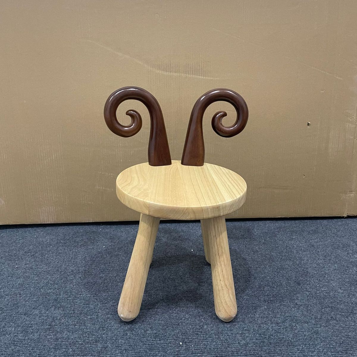 实木创意动物小凳子橡胶木家用椅子幼儿园矮凳童趣板凳儿童凳子