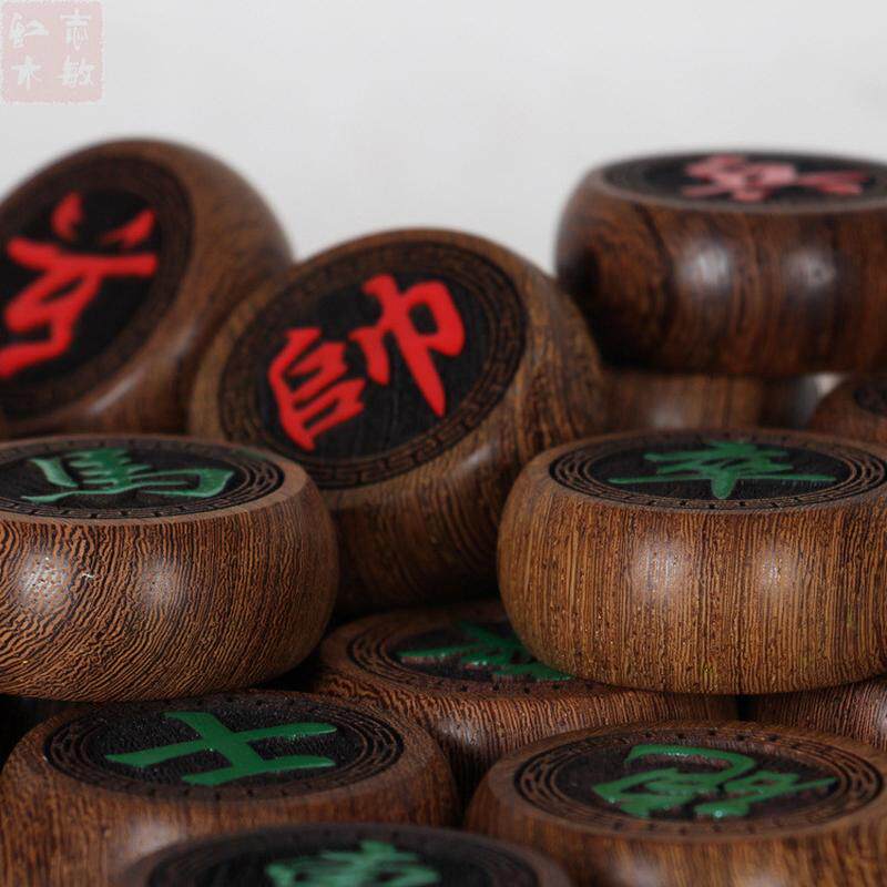 鸡翅木象棋工艺品套装红木中国象棋木雕摆件