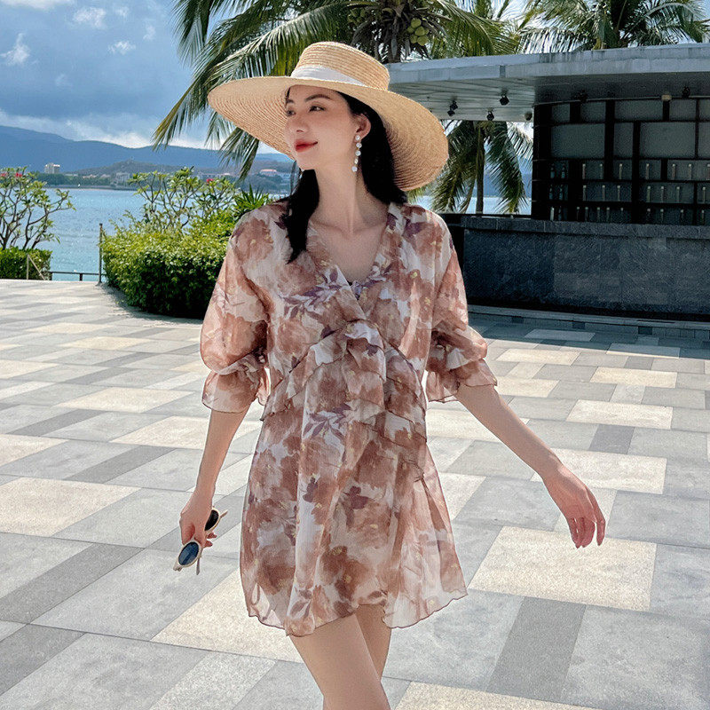 大码泳衣女款胖mm2023新款遮肚显瘦宽松保守分体三件套高级感聚拢