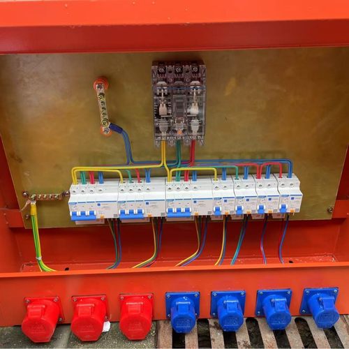 热销配电箱厂家直销配电柜，规格齐全。