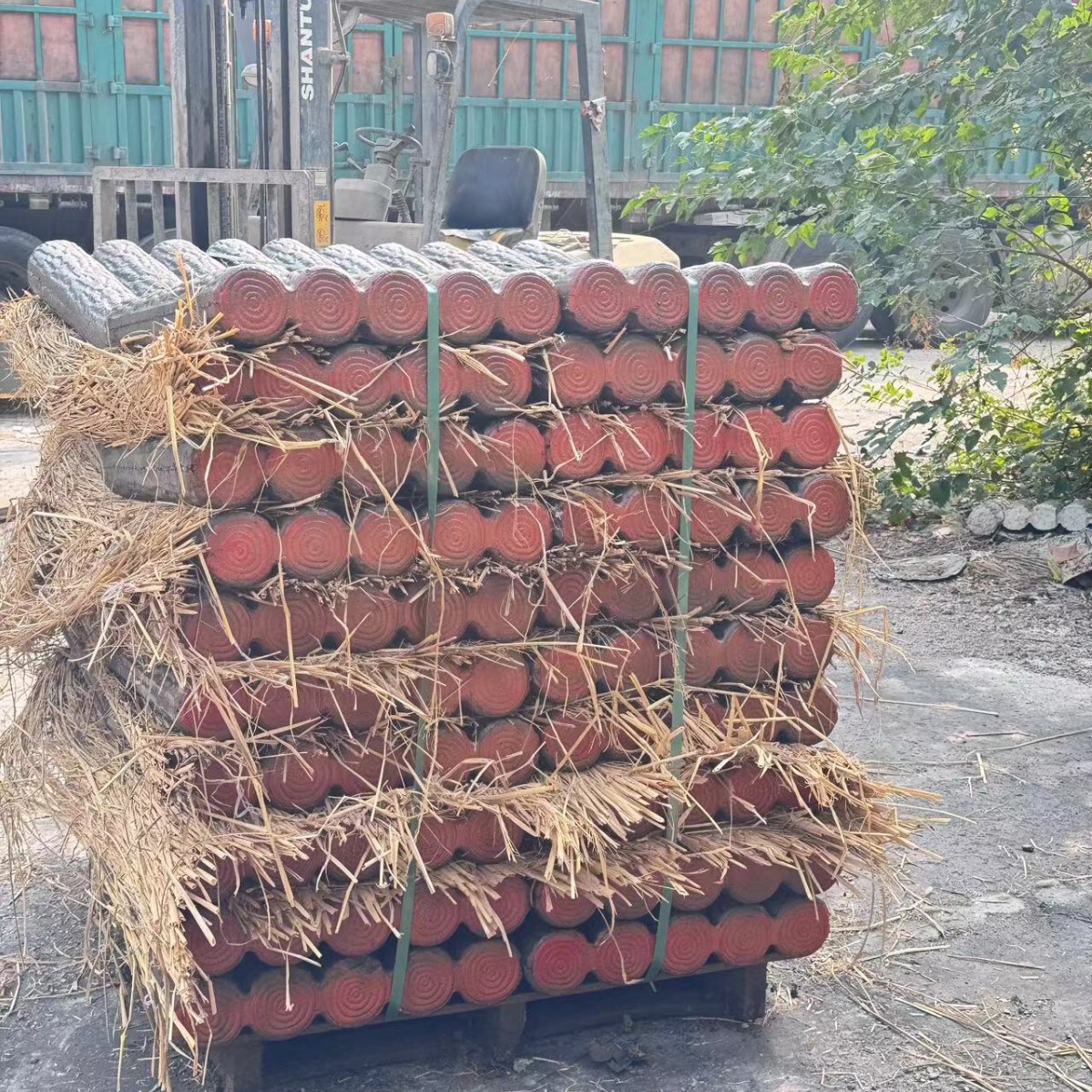 道路绿化带隔离仿木路沿桩水泥石草坪公园挡土墙仿木树桩石