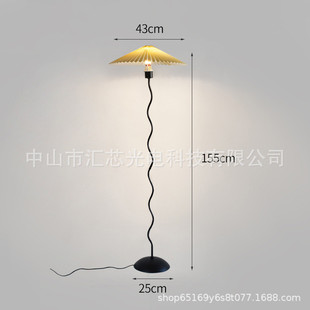 现代简约家用客厅沙发边客房酒店民宿落地灯床头艺术氛围立式台灯