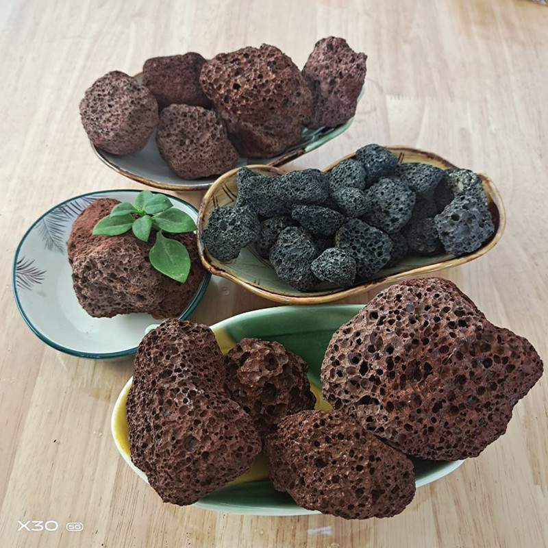 热销火山岩厂家园林多孔火山石颗粒供应铺设造景过滤红色火山石