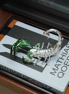 现代简约绿蝎子昆虫系列摆件儿童金属甲壳虫样板房液化摆设装饰品