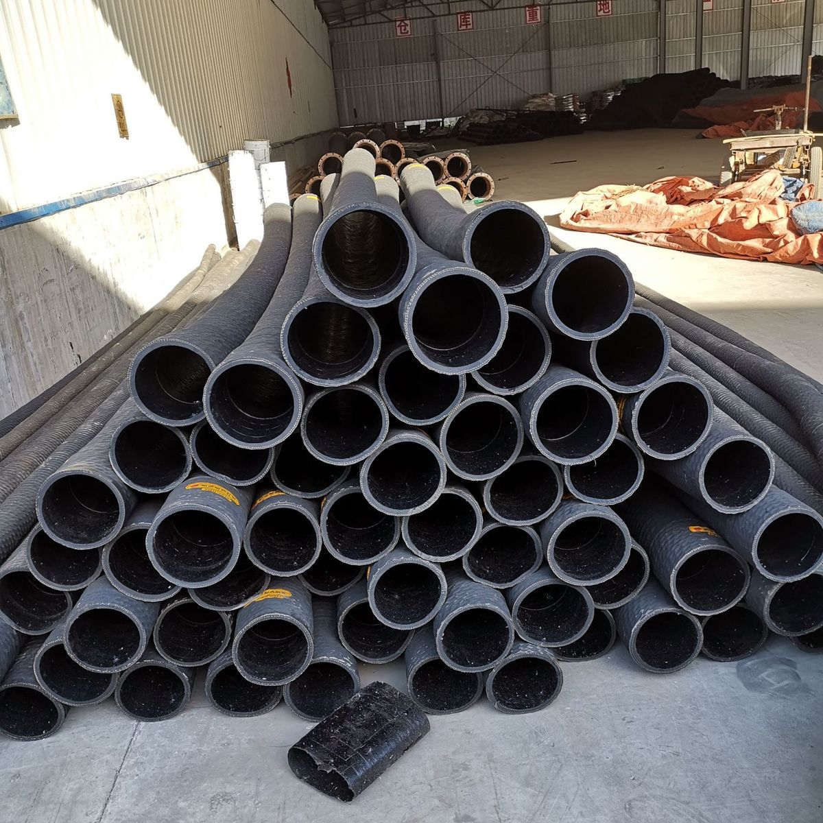 厂家直销大口径钢丝骨架缠绕黑色吸管水泵配套抗洪防涝泥浆埋胶管