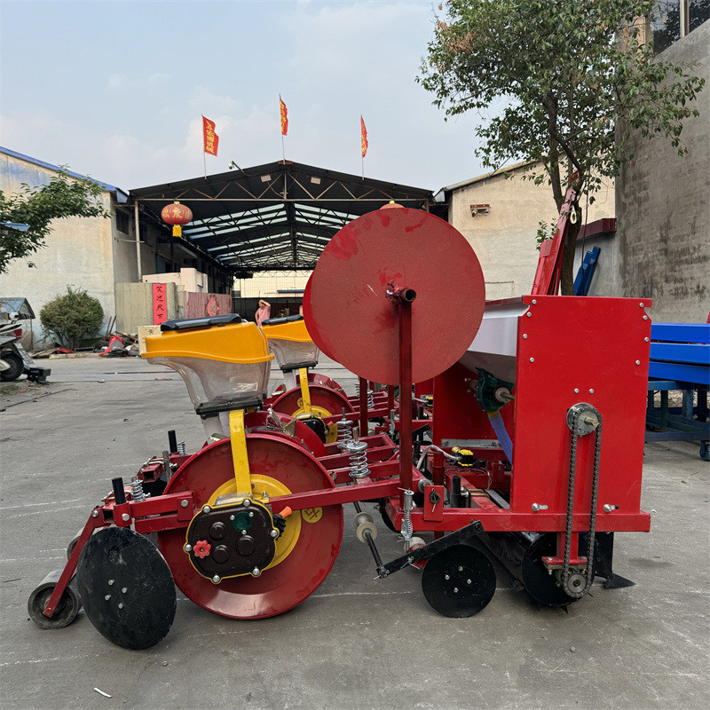 热销农用垄双行豆玉米覆膜播种机 膜上滴灌油葵点播机 单播种覆膜