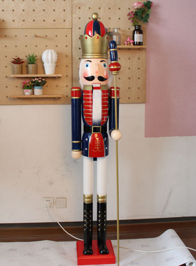 厂家直销实木1.8m圣诞夹子酒店大厅胡桃装饰工艺品180士兵木偶人