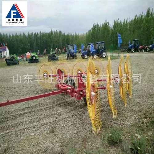 热销机侧指盘式搂草机液压旋转式搂草机后悬挂的圆盘式搂残膜双