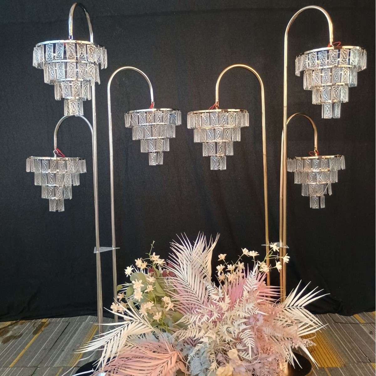 热销婚庆礼堂道具冰条灯摆件装饰舞台t台现场布置水晶电镀灯路引