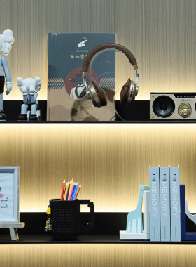 现代样板间儿童房简约摆件套装学习桌男孩女孩房书桌摆设装饰品