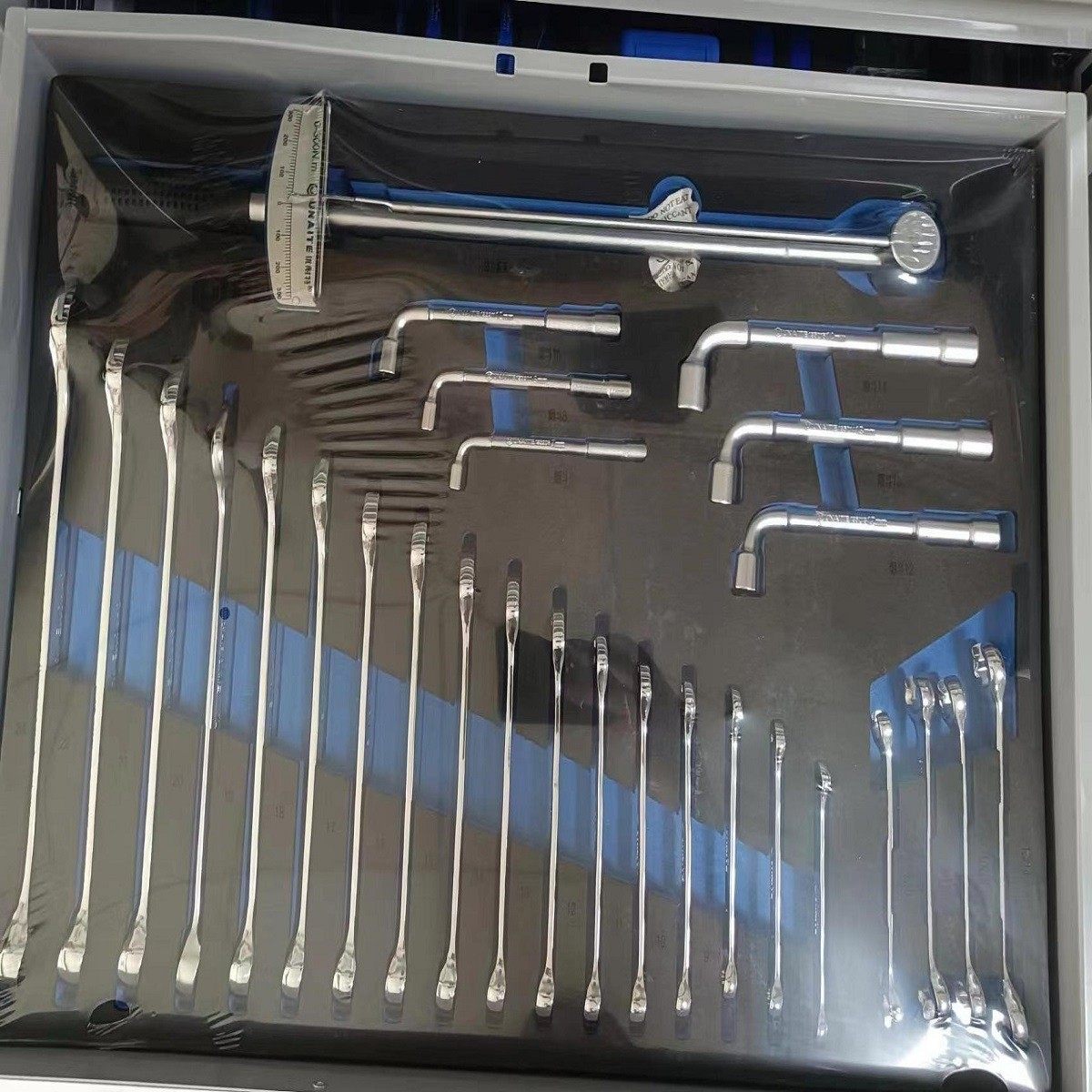 热销优耐特409机修汽车维修工具组套带8层工具车汽车件工位终身保