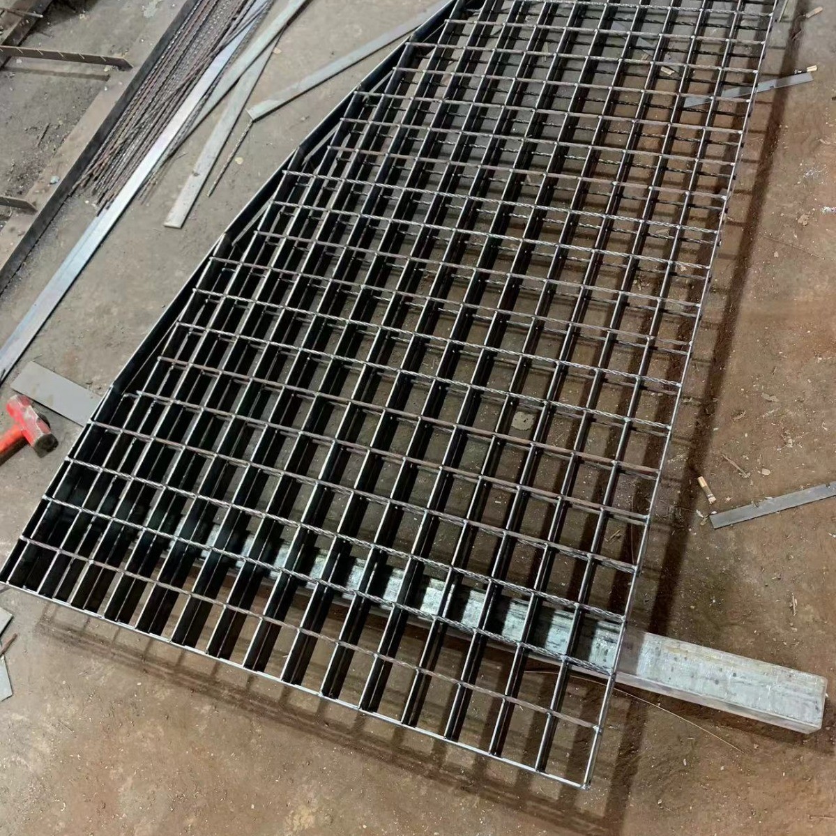 店 热镀锌钢格栅板 洗车钢格板格栅盖板 平台踏步板 镀锌格栅