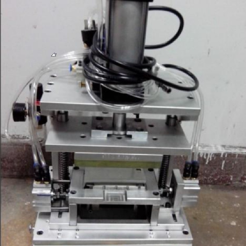 热销厂家直供切水口治胶水冲切模塑具口冲切治具气动加热切水口机