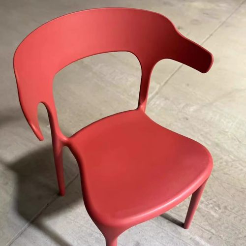 现代简约牛角椅子靠背餐椅塑料家用餐厅休闲网红书桌商用北欧凳子