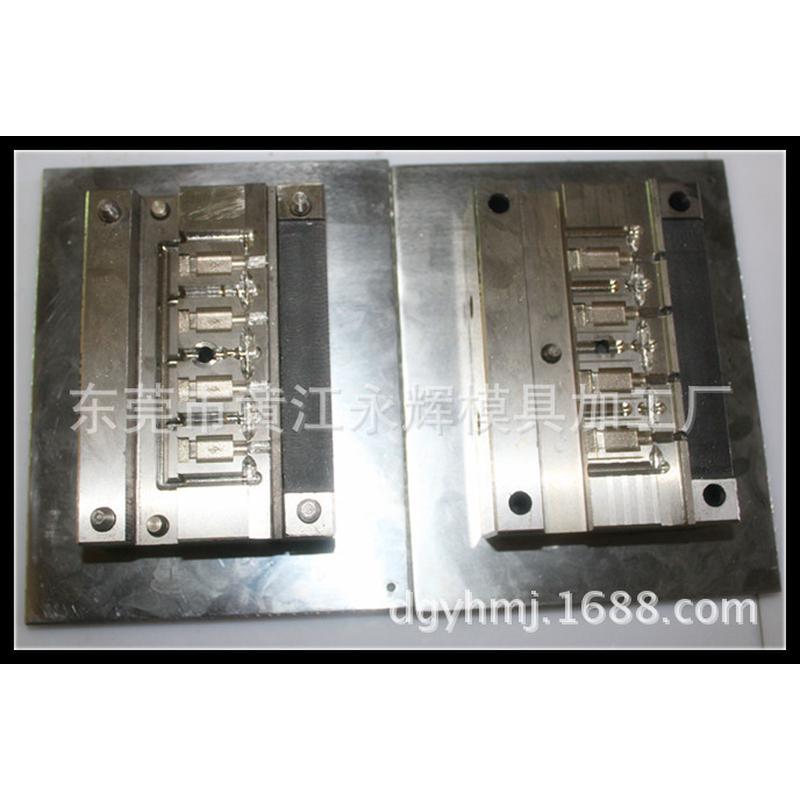热销东莞模具厂插头模具，塑胶模具，低压成型模具