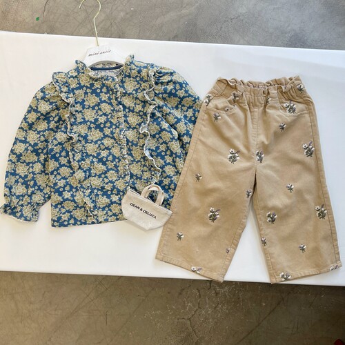浅卡其刺绣花朵松紧腰长裤