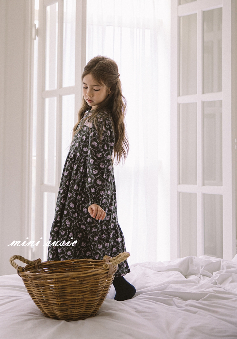 韩系高女童孔雀绿印花长袖连衣裙