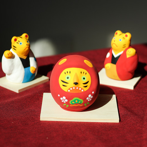 日本玩具工房虎吉祥物陶土摆件