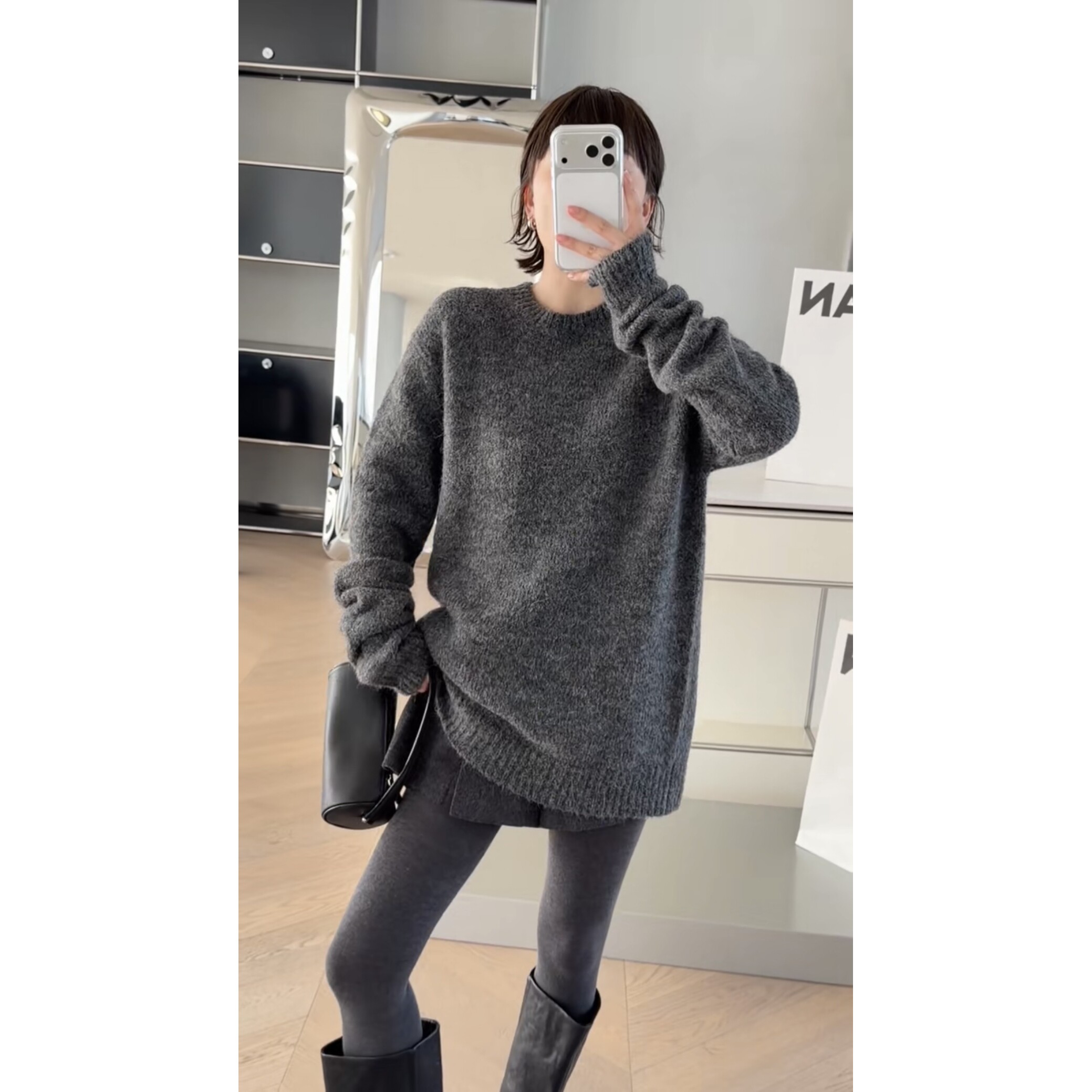 现25036诗歌兰女装2025秋冬款 时尚洋气纯色圆领中长款羊毛毛衣女