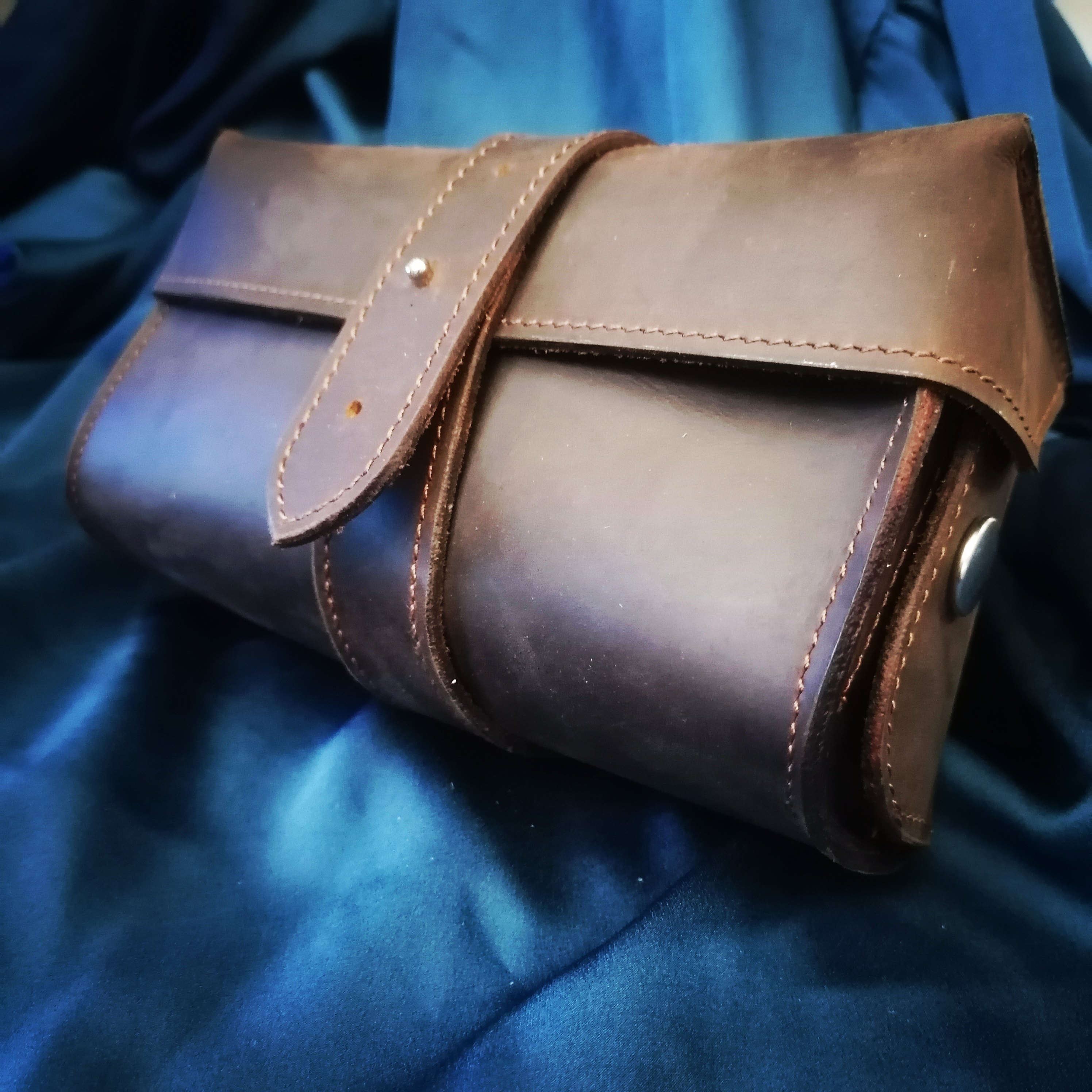 两斗包原创真皮斗包手工定制翻盖展开大容量收纳多功能烟斗收纳盒