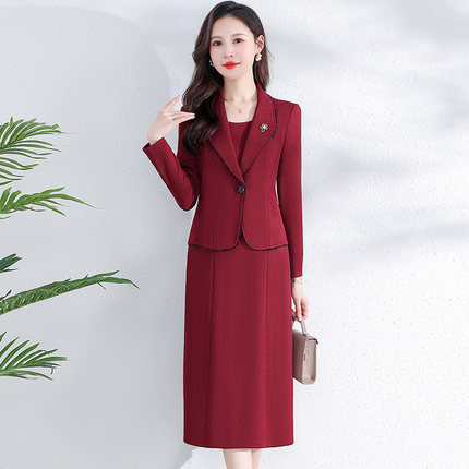 红色西装领连衣裙春季2024年新款修身显瘦时尚洋气假两件拼接裙子