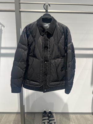 B2ACF420D 太平鸟男装2025冬季新款黑时尚百搭休闲翻领外套羽绒服