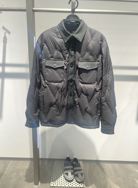 B1ACF4294 太平鸟男装2025冬季新款时尚黑色合体休闲衬衫式羽绒服