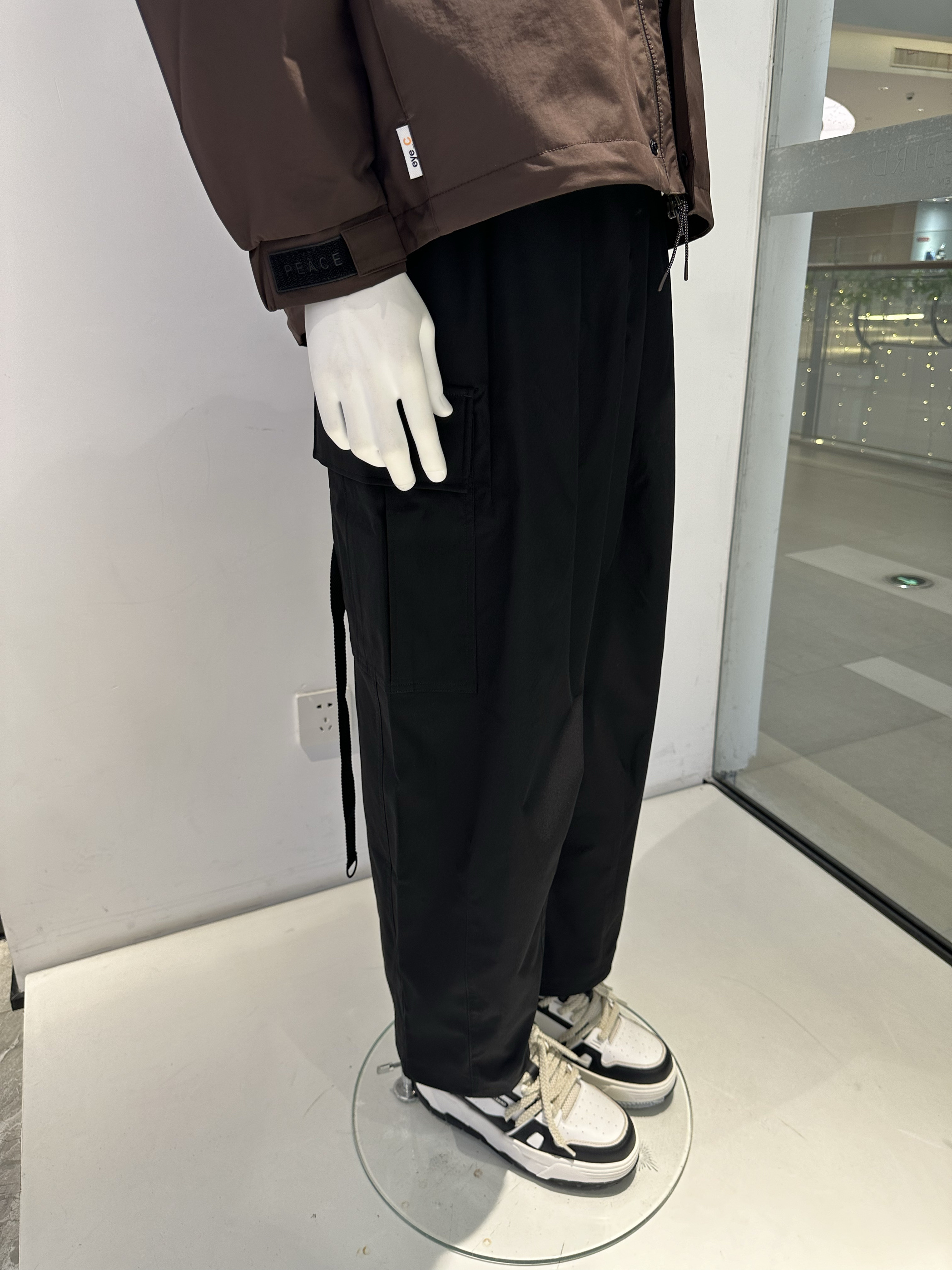 B2GLE3143 太平鸟男装2024秋季新款黑色休闲宽松阔腿工装风休闲裤