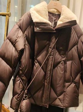 W61709冬新款羊羔毛翻领女装短款加厚90白鸭绒羽绒服外套时尚显瘦