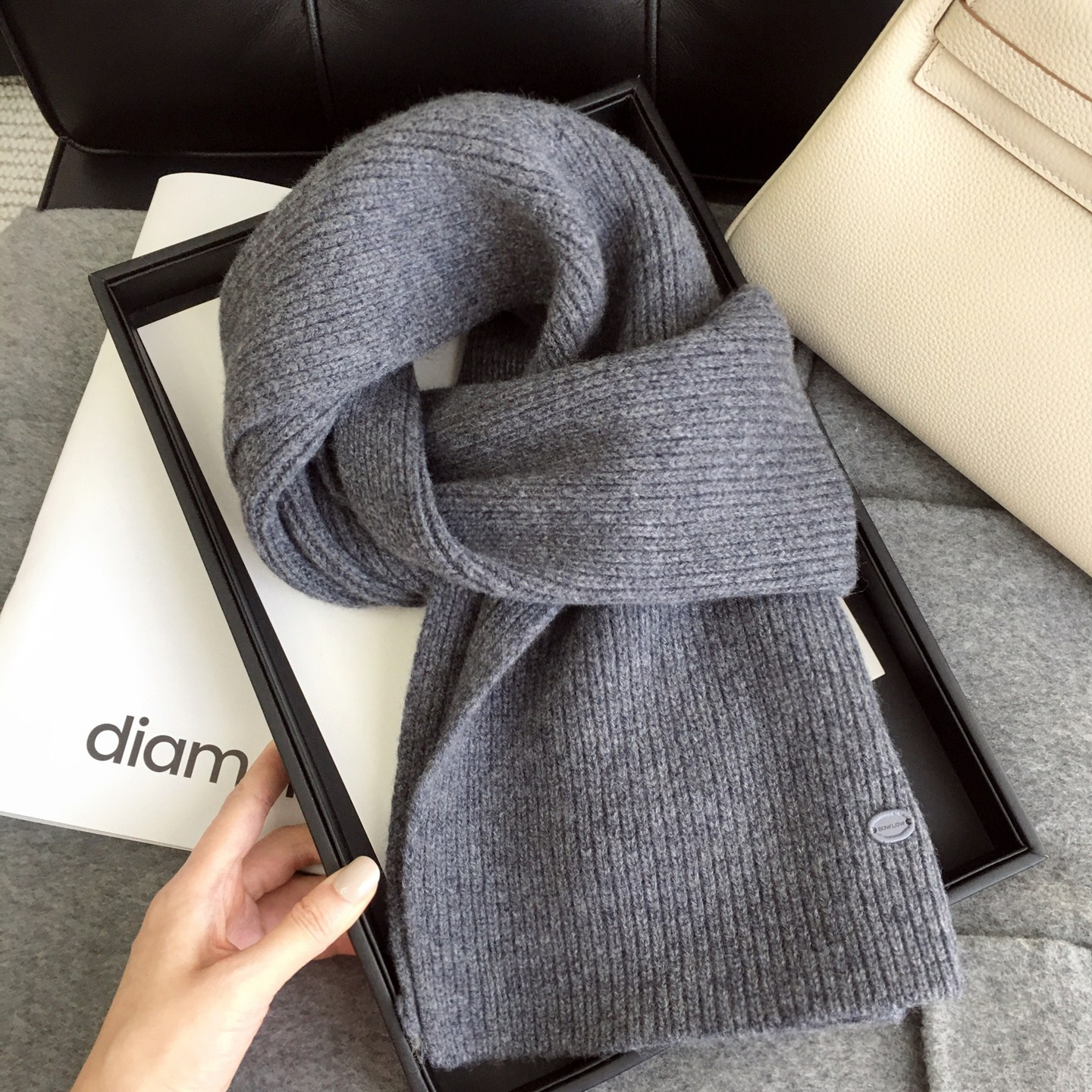 小溜家 12月8日新品  澳洲美利奴羊毛100%wool围巾纯色披肩围脖