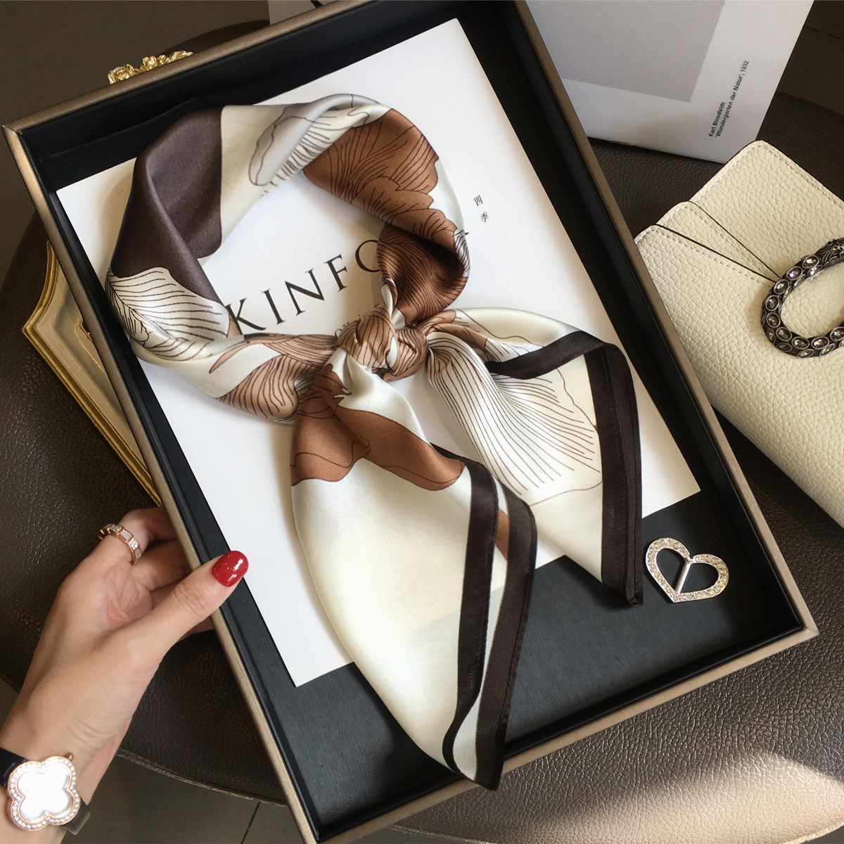 韩版百搭拼色花朵真丝丝巾女100%桑蚕丝围巾杭州丝绸70cm方巾领巾