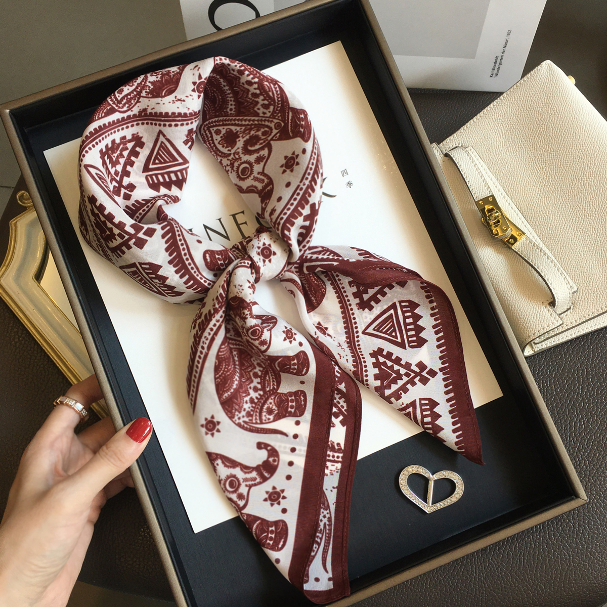 杭州丝绸异国风小象100%桑蚕丝围巾秋季百搭真丝方巾领巾双绉丝巾