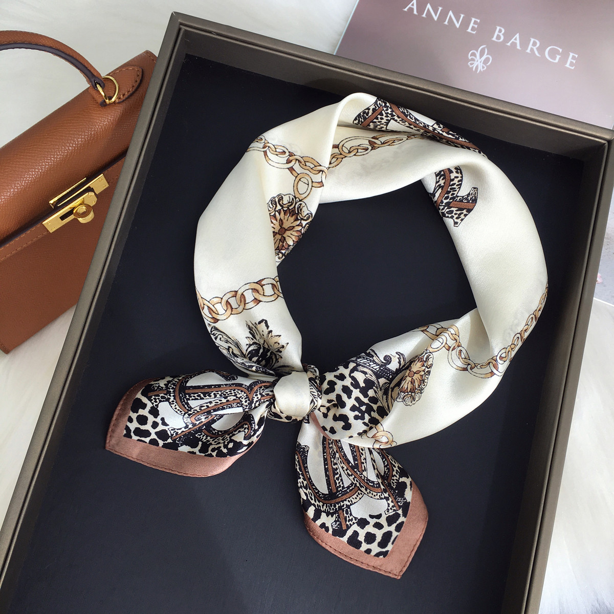 小溜家春秋季链条豹纹真丝桑蚕丝丝巾职业装饰围巾领巾53cm小方巾