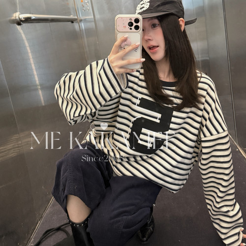 ME KAKAMEE-秋上新秋新品韩系简约慵懒条纹加绒宽松大版卫衣S5700
