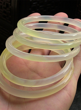 天然巴西玛瑙手镯雪梨玉髓