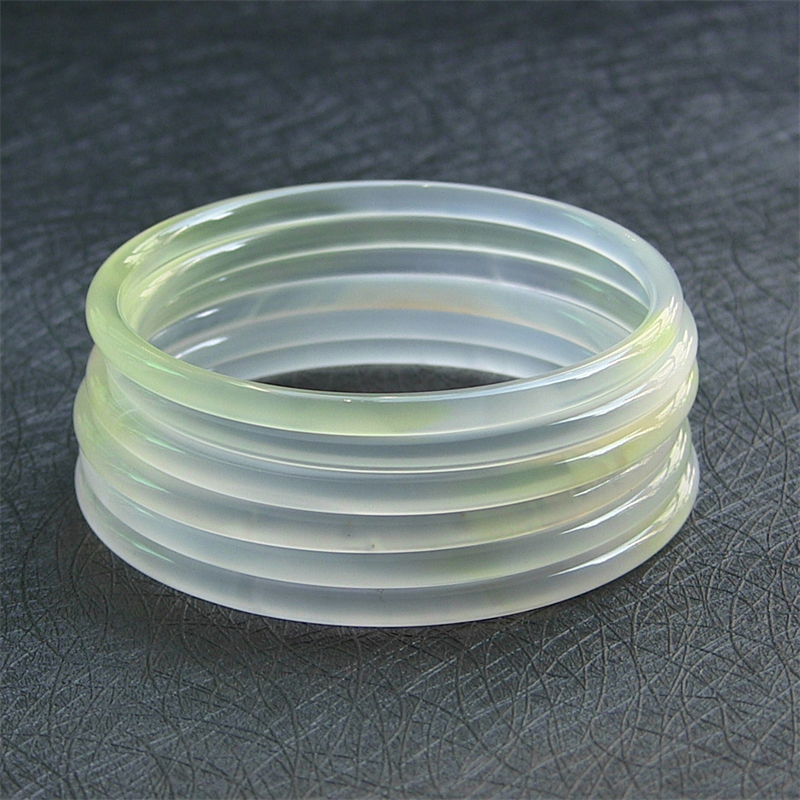 瑕疵品专区/4mm细圆条/天然巴西玛瑙手镯玉髓/冰糖雪梨色No:142