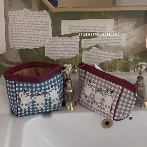 kusuguru清新小格子刺绣化妆包