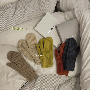 chic气质温柔ins韩风保暖全指女款 store 毛线手套 Fish