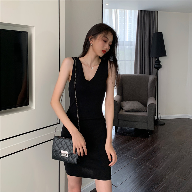 Real price new knitted double V-neck dress vest skirt with black bottom skirt for slim fit