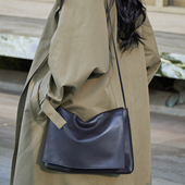 藤也家2026新款 质感ROW风邮差包信封包柔软羊皮单肩包翻盖腋下包