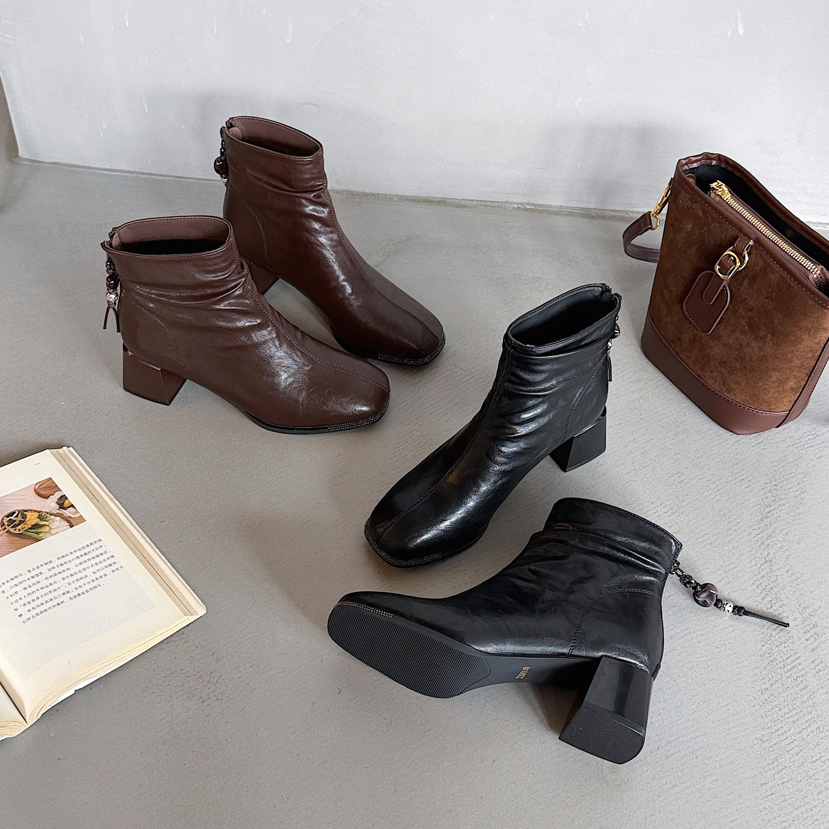 方头加绒时装靴冬季新款串珠显瘦粗高跟防滑短靴子瘦瘦靴裸靴女