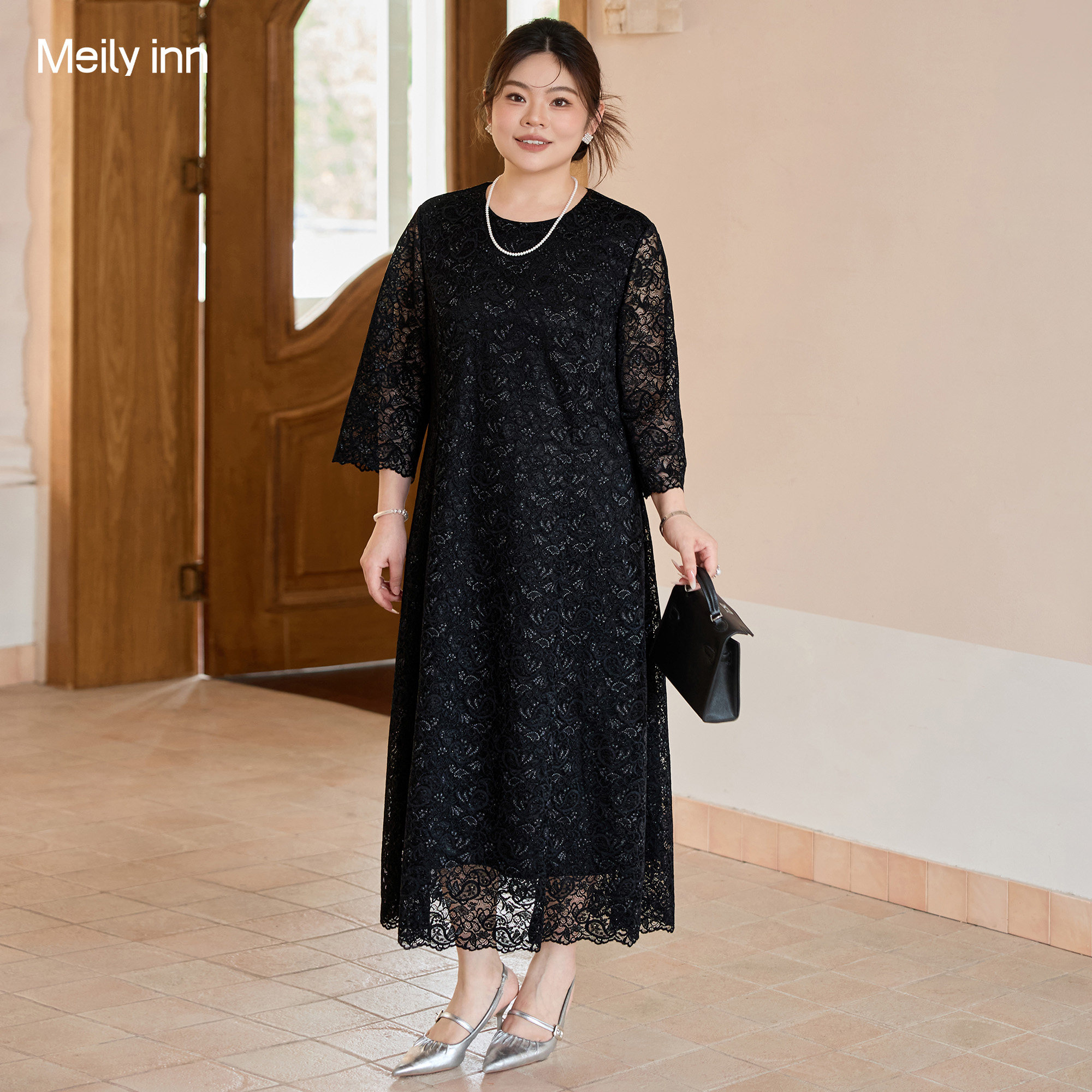美丽客栈高端大码女装2025秋季新款胖mm绣花蕾丝黑色七分袖连衣裙