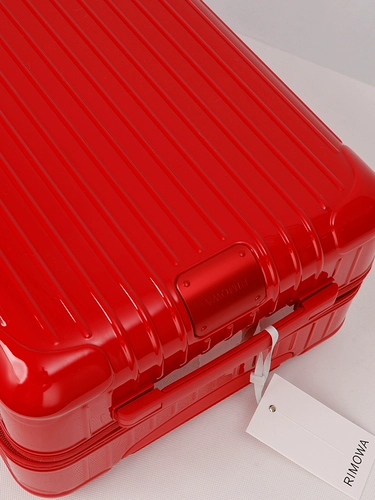 Rimowa Essential Plug -IN персонаж Creed Fruits Black 20 подлинный 21 подлинный 21
