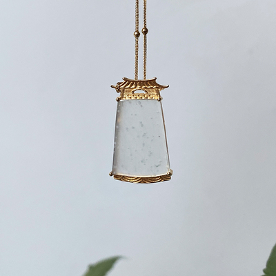 现货新品国风意境款雪花棉翡翠无事牌18K金皇家建筑纹镶嵌吊坠