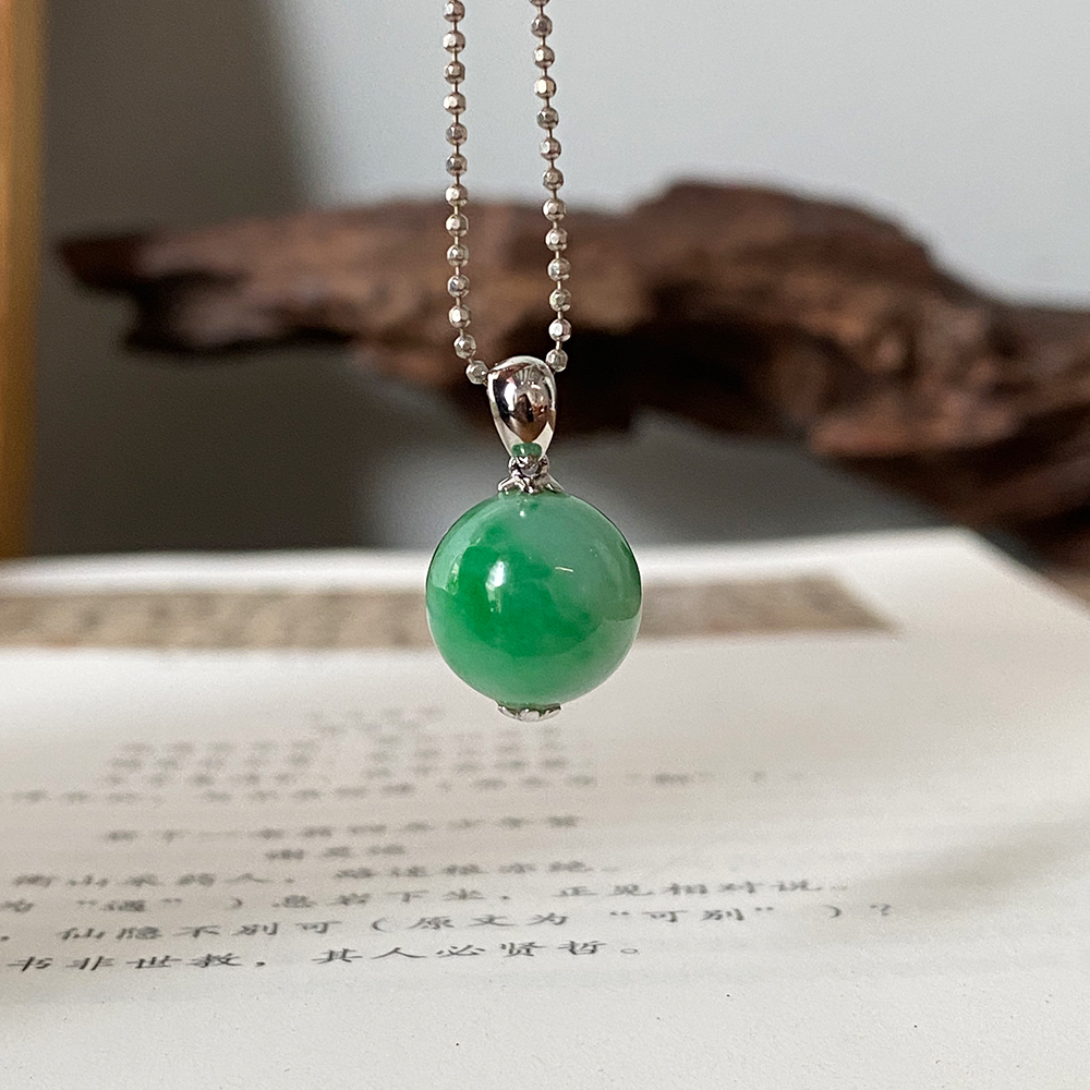 新品现货缅甸翡翠玉石A货18K简约挂件老坑种细腻白底青百搭吊坠