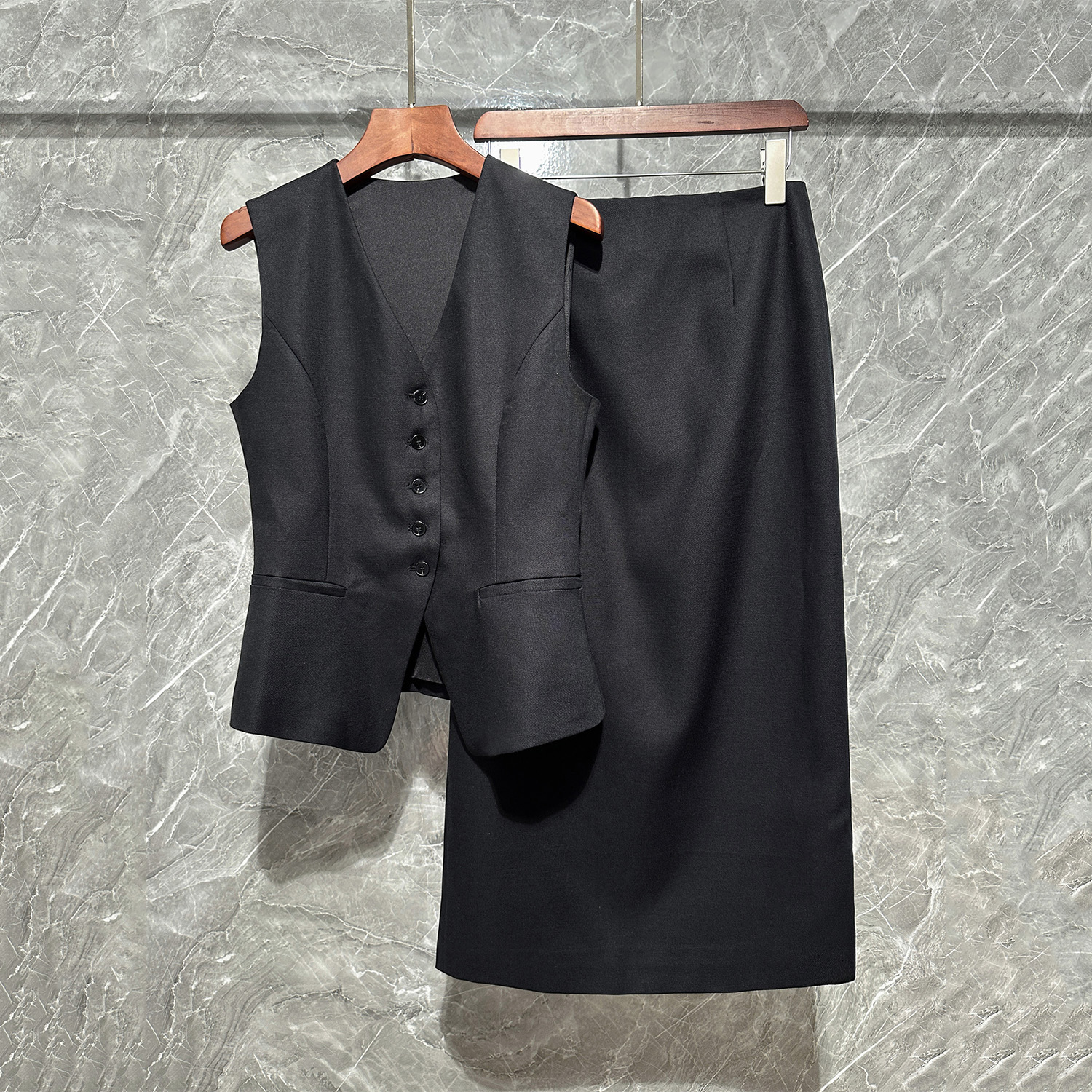 深圳南油马甲高腰包臀裙两件套女